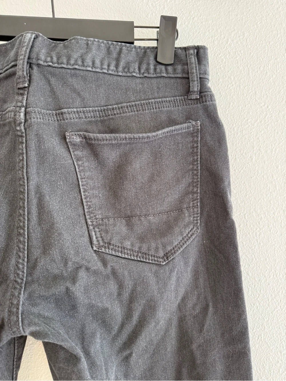 Banana Republic Men's Travel Jean Slim Fit 32x34 Gray Denim Pants